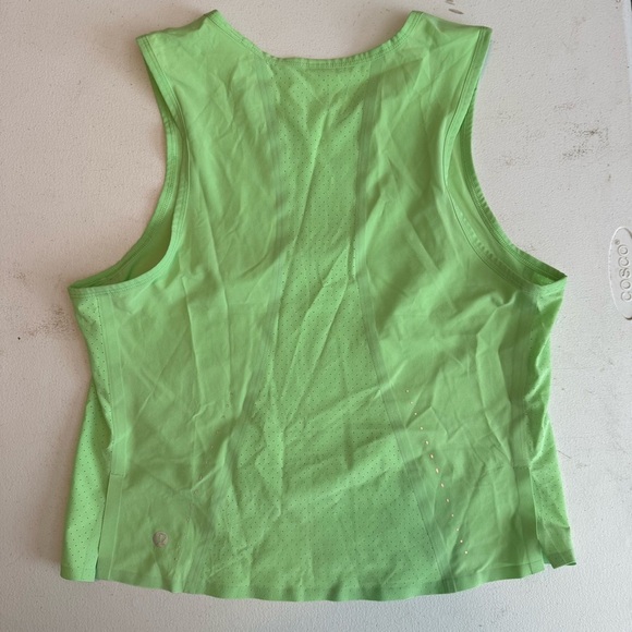 Lululemon Swift Ventilated Running Tank Top Size 6 in Scream Green Light - Picture 6 of 6